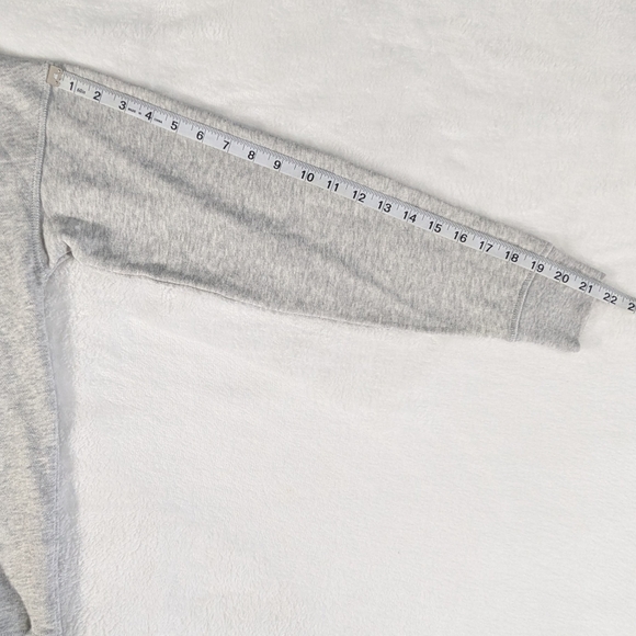 American Eagle gray crewneck pullover sweater sweatshirt Small 2017 NWT - Picture 7 of 11